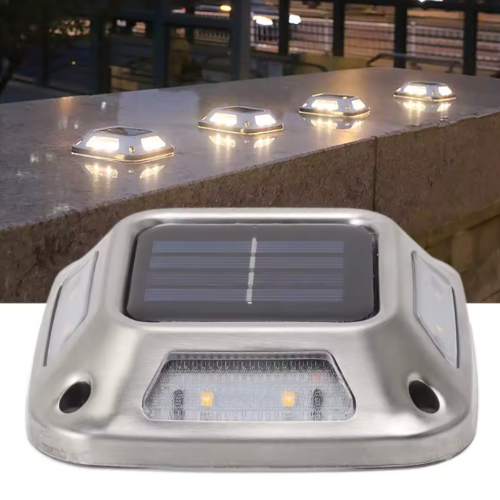 Set 4 Lampi Solare, 8 Leduri, Baterie 600mAh, 6-12 Ore, IP65, Alb Cald