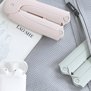 Foldable Travel Hanger Set, Portable Model, Universal, Made of PP