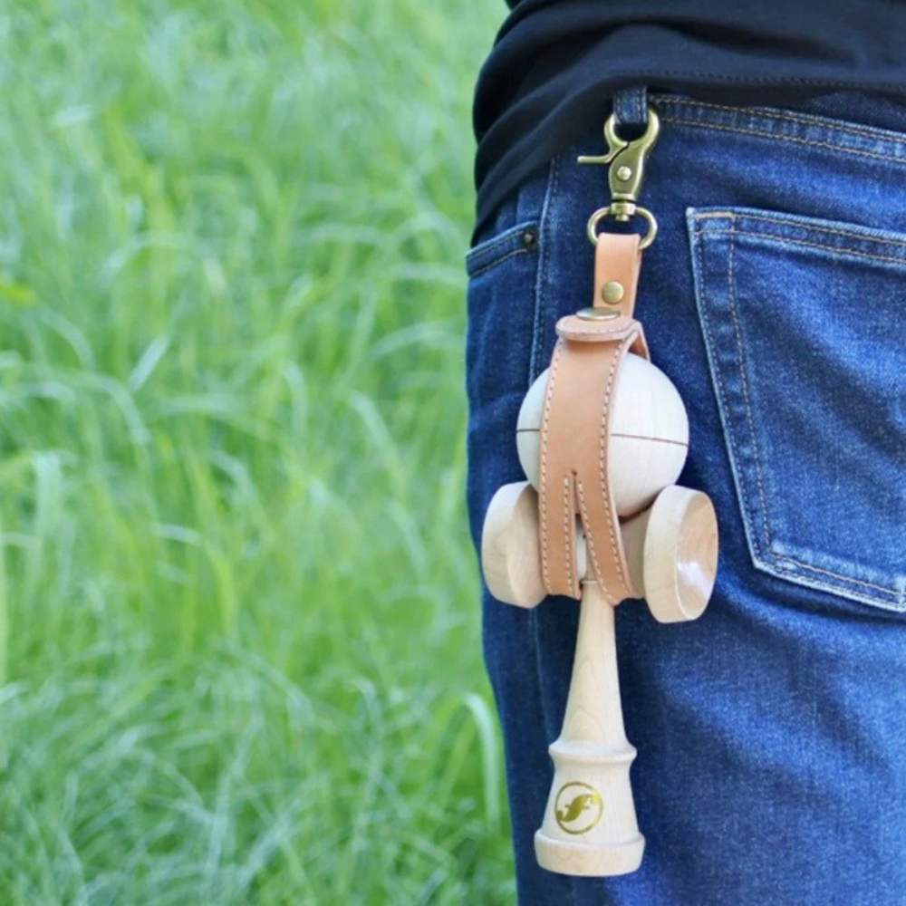 Husa Breloc Kendama, Piele Ecologica, Catarama cu Agatare